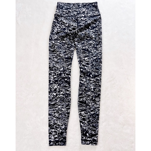 Lululemon Women’s High Rise Black Gray Print Leggings - Picture 1 of 6